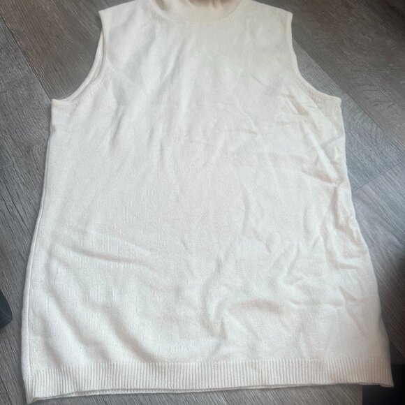 Saks Fifth Avenue cashmere top - Picture 2 of 7